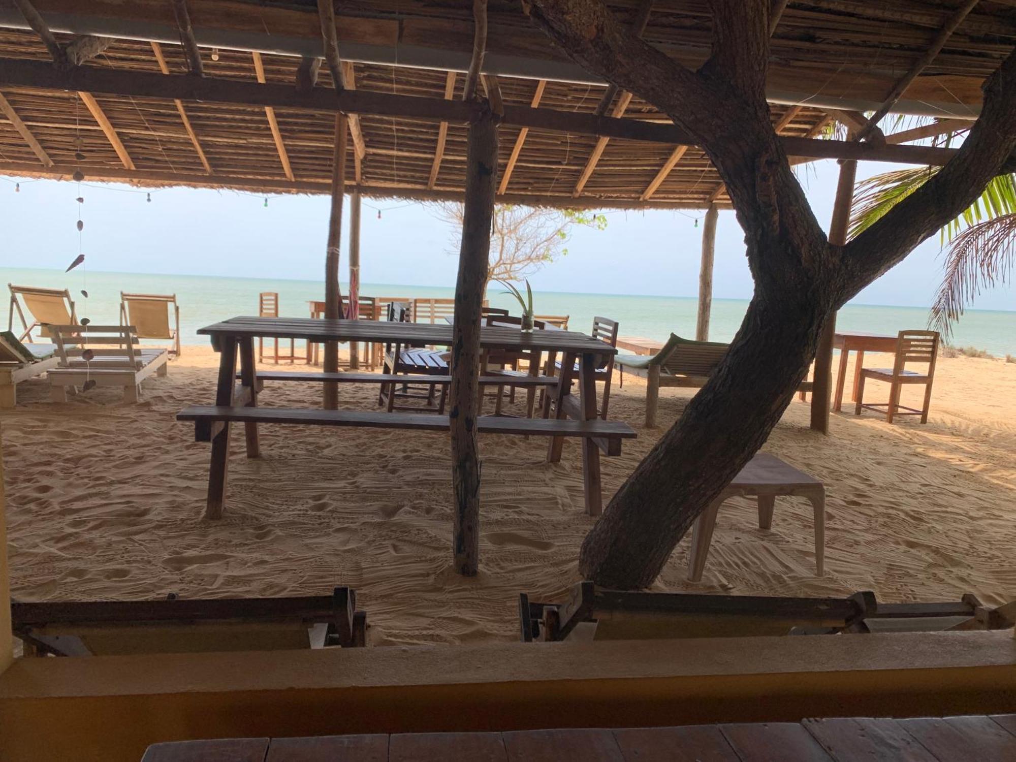 Ocean View Beach Resort - Kalpitiya Bagian luar foto